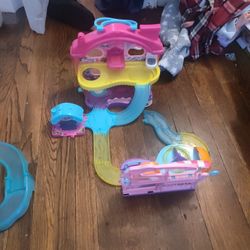 if you pick it up it's free little hamster house