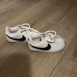 Toddler Nike Shoes 6C