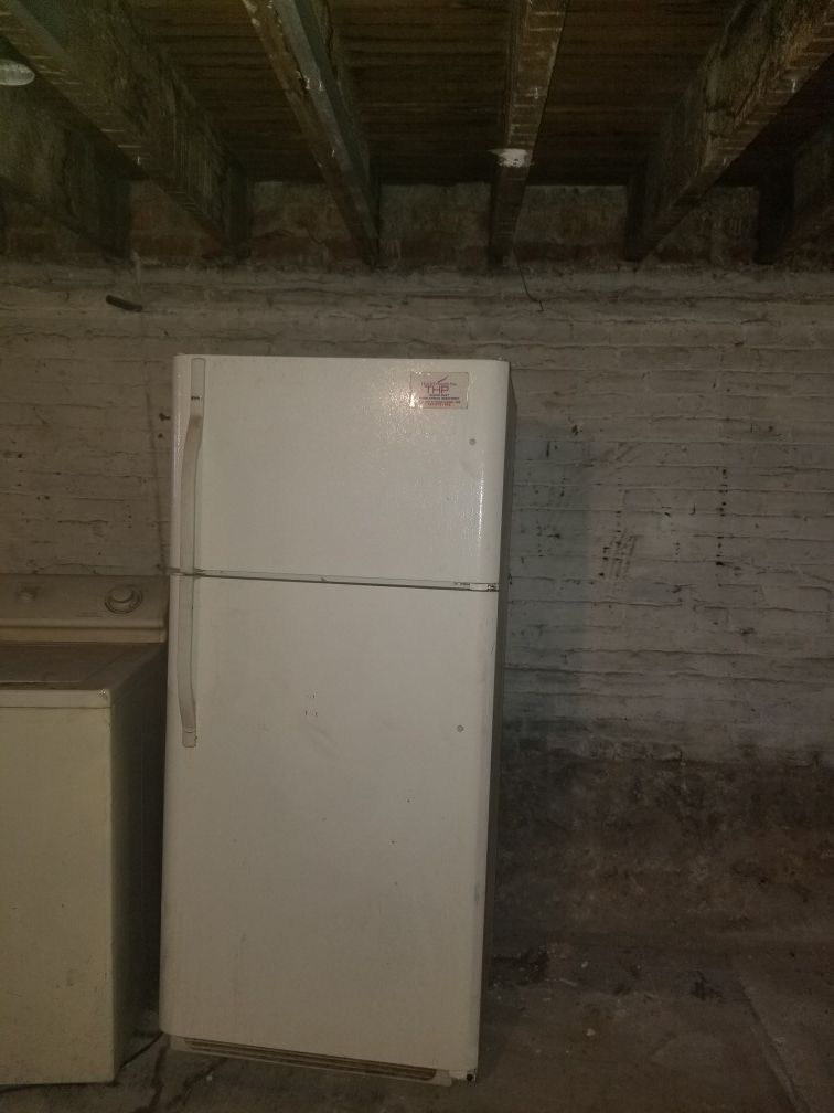 Refrigerator $25