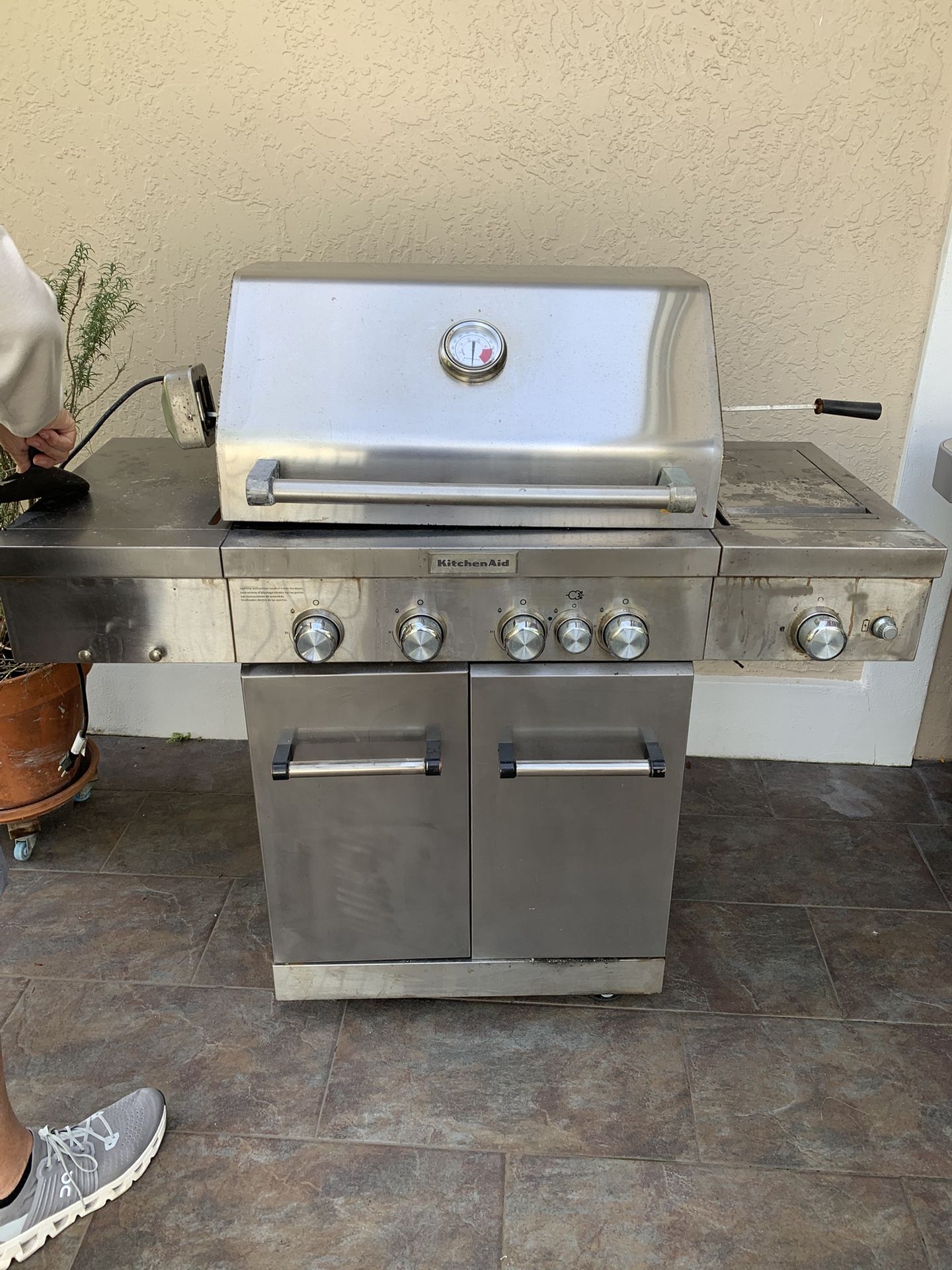 Kitchen aid 4 Burner+ Side Stove