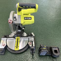 Ryobi P551 18V ONE+  Cordless 7-1/4 in. Compound Miter Saw 4Ah Kit