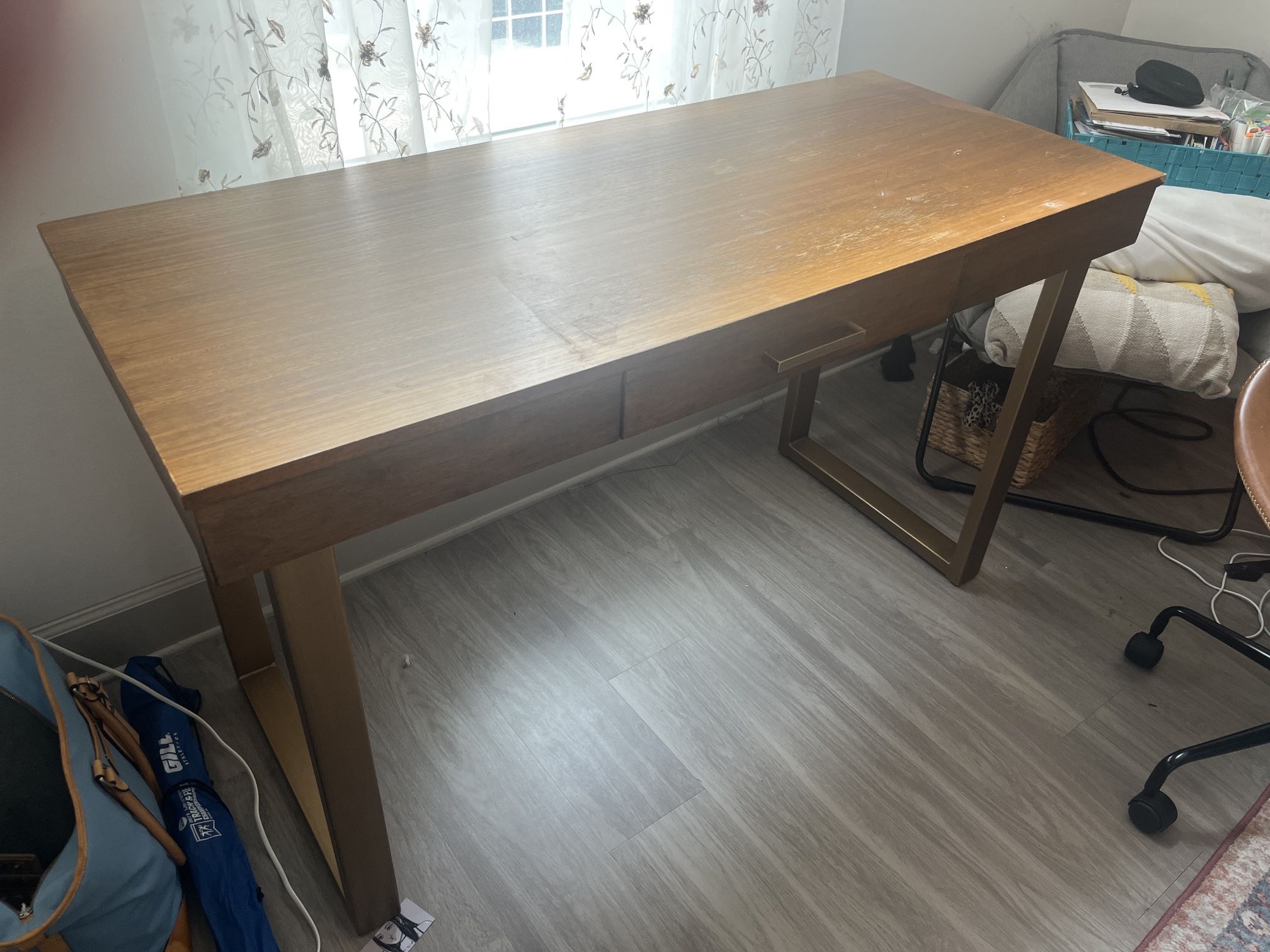 World Market Desk