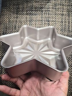Star-Shaped Aluminum Baking Pan