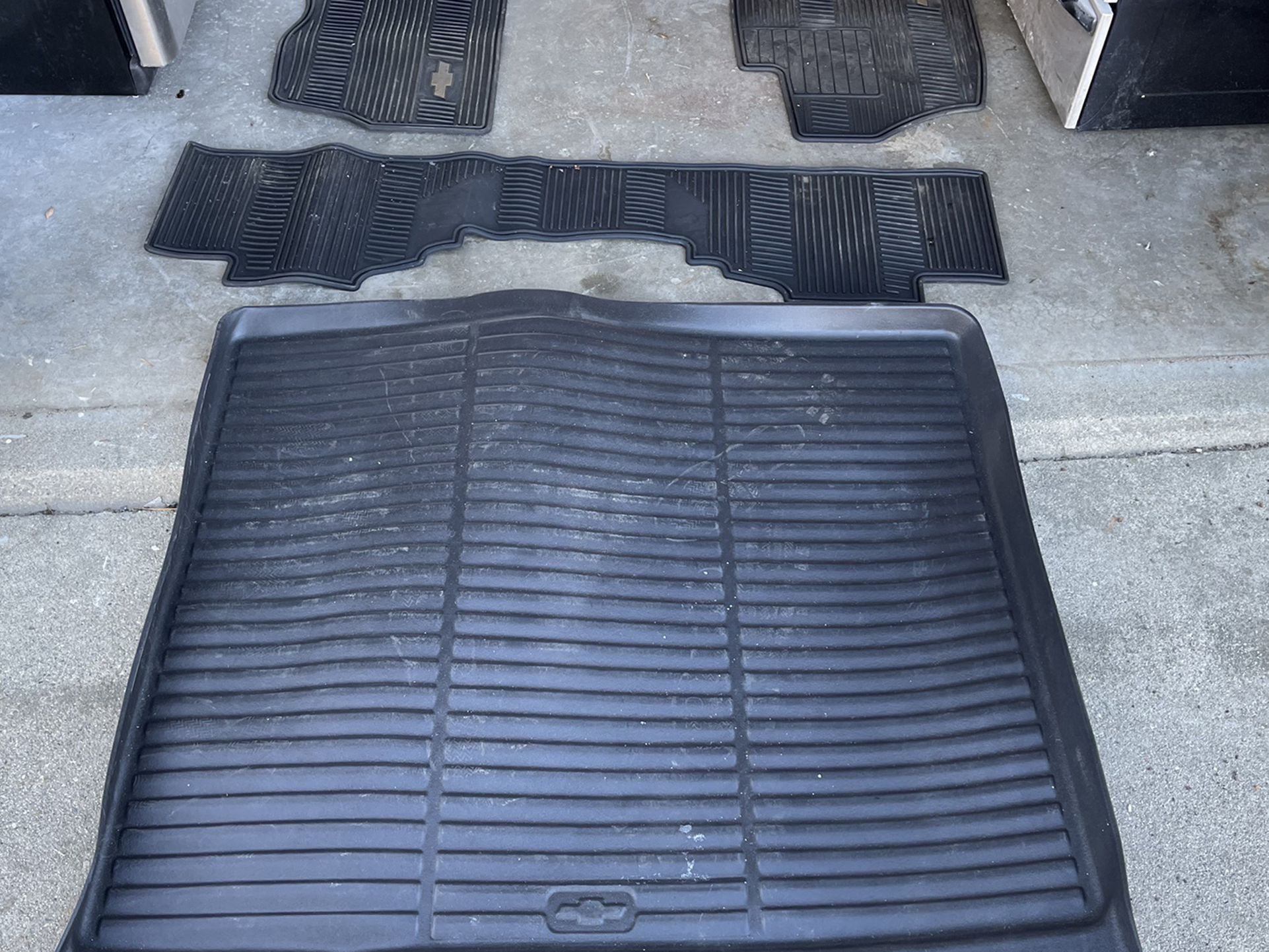 Chevy Tahoe All Weather Mats And Trunk Tray Oem