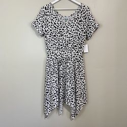 Susina Women’s Short Sleeve Handkerchief Hem Leopard Print Dress Size Medium NWT