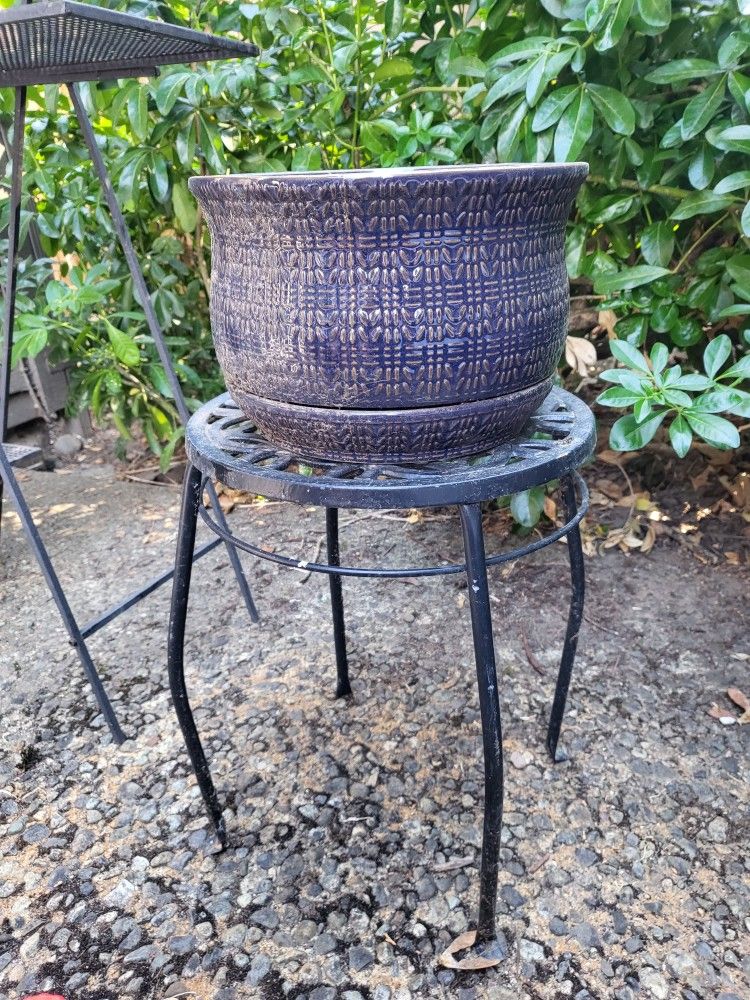 Metal Standing Pot Holder