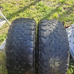 2 TIRES Size 35x12.50R20 
