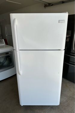 Frigidaire Refrigerator (1 month warranty)