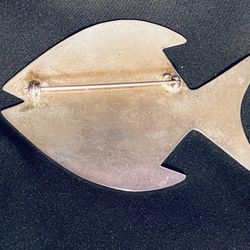 Silver Tone Fish Pin