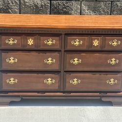Bassett 6 drawer dresser
