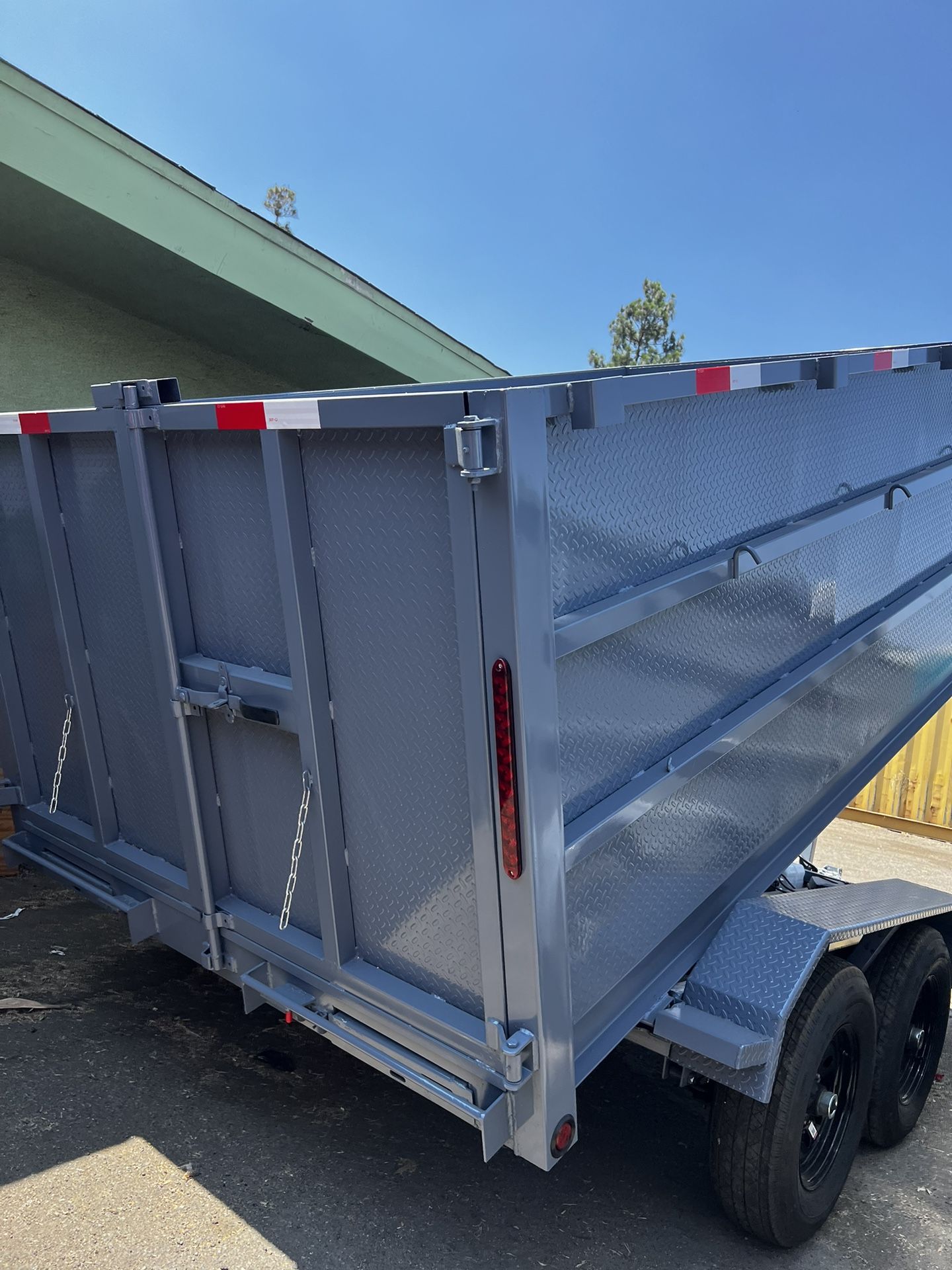 Scissor Lift Dump Trailer 