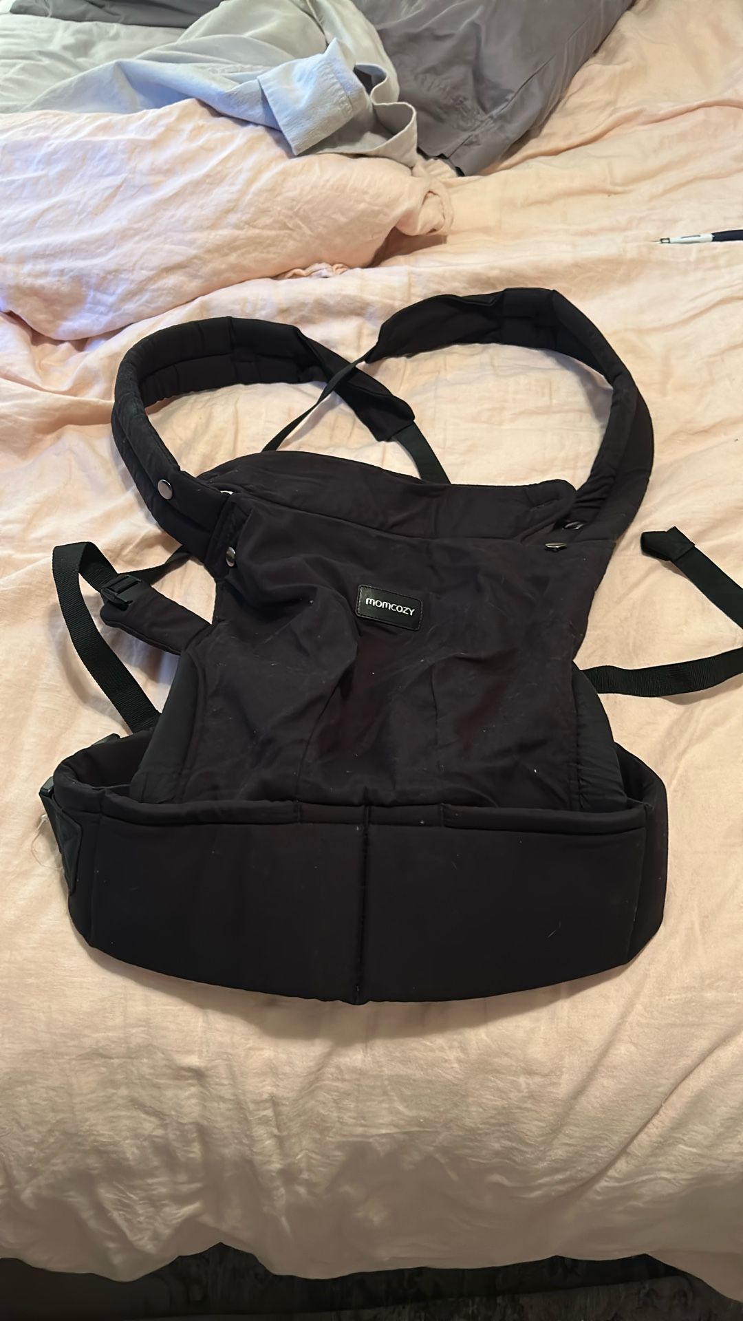Baby carrier (momcozy)