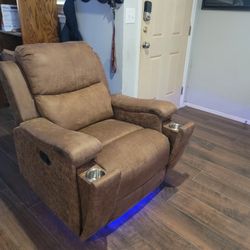 Beautiful Brown Recliner With Leds and Cup Holders