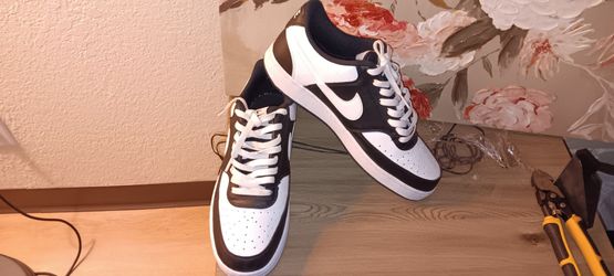 Nike Low-Top Sneakers Black and White