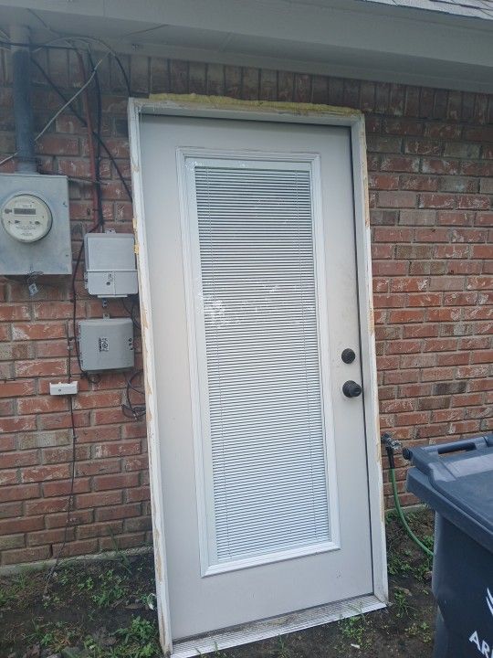 Uses Door Built in Blinds.