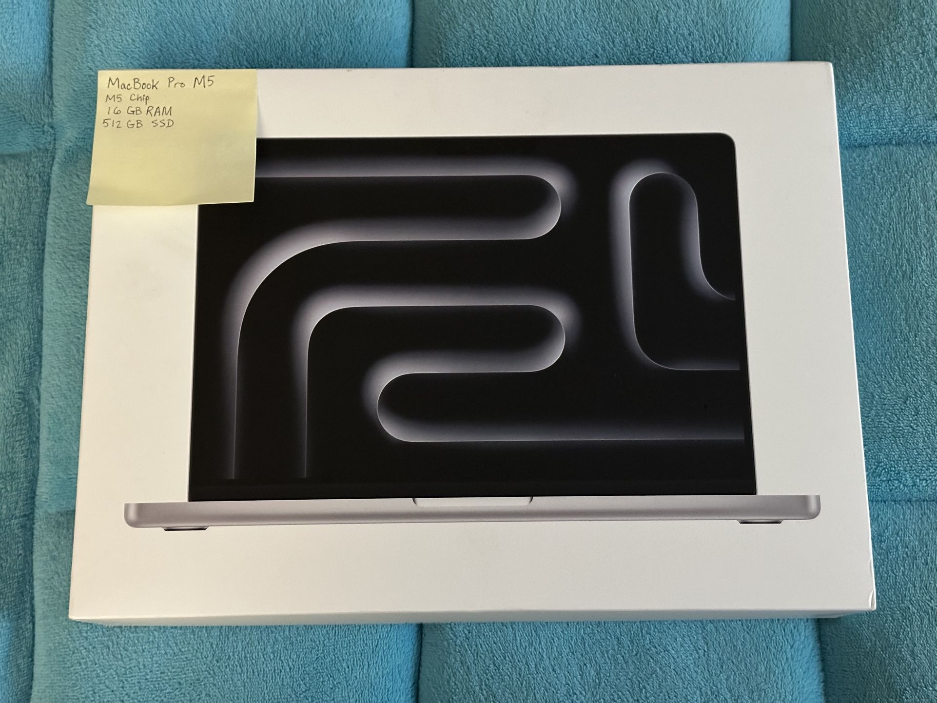 New Apple MacBook Pro 14” M5 Chip 512GB 16GB RAM Silver