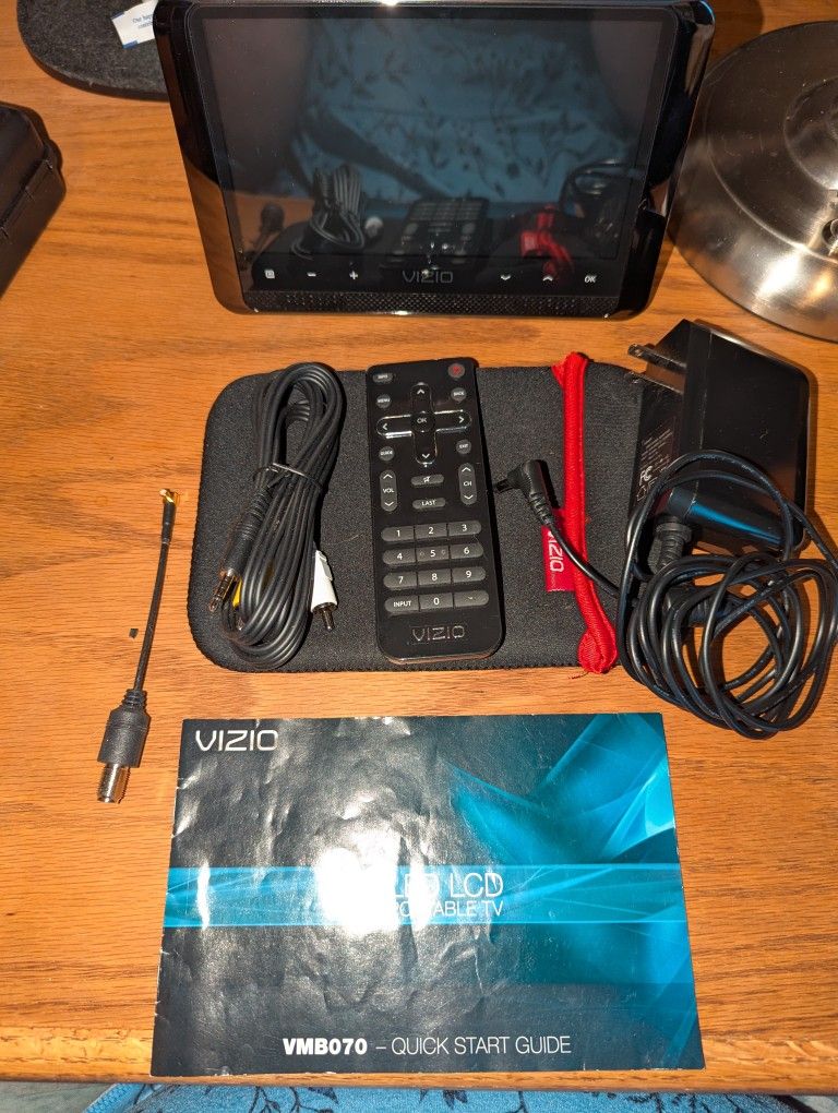 VIZIO 7” Edge Lit Razor LED Portable TV