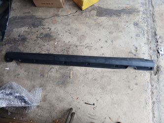 New 12-18 Range Rover Evoque Right Passenger Side Rocker Molding 4 doors Original