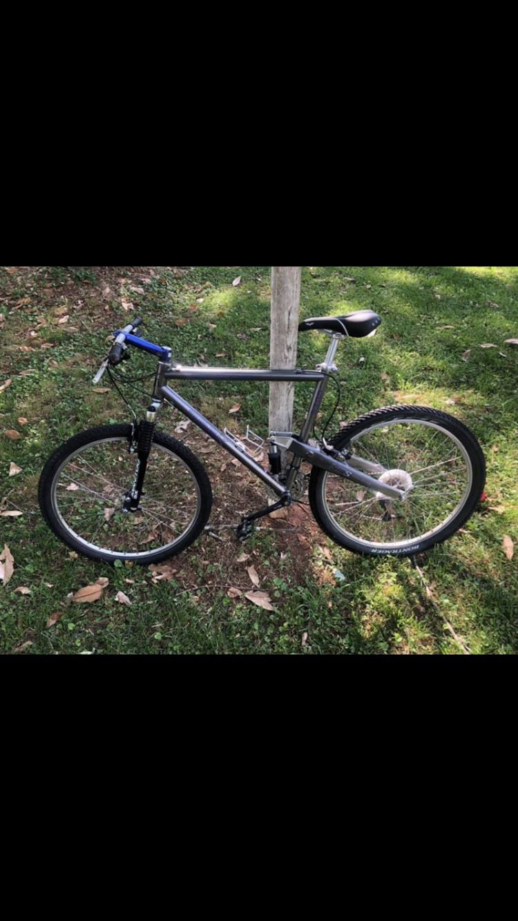 Trek 9200 Bicycle