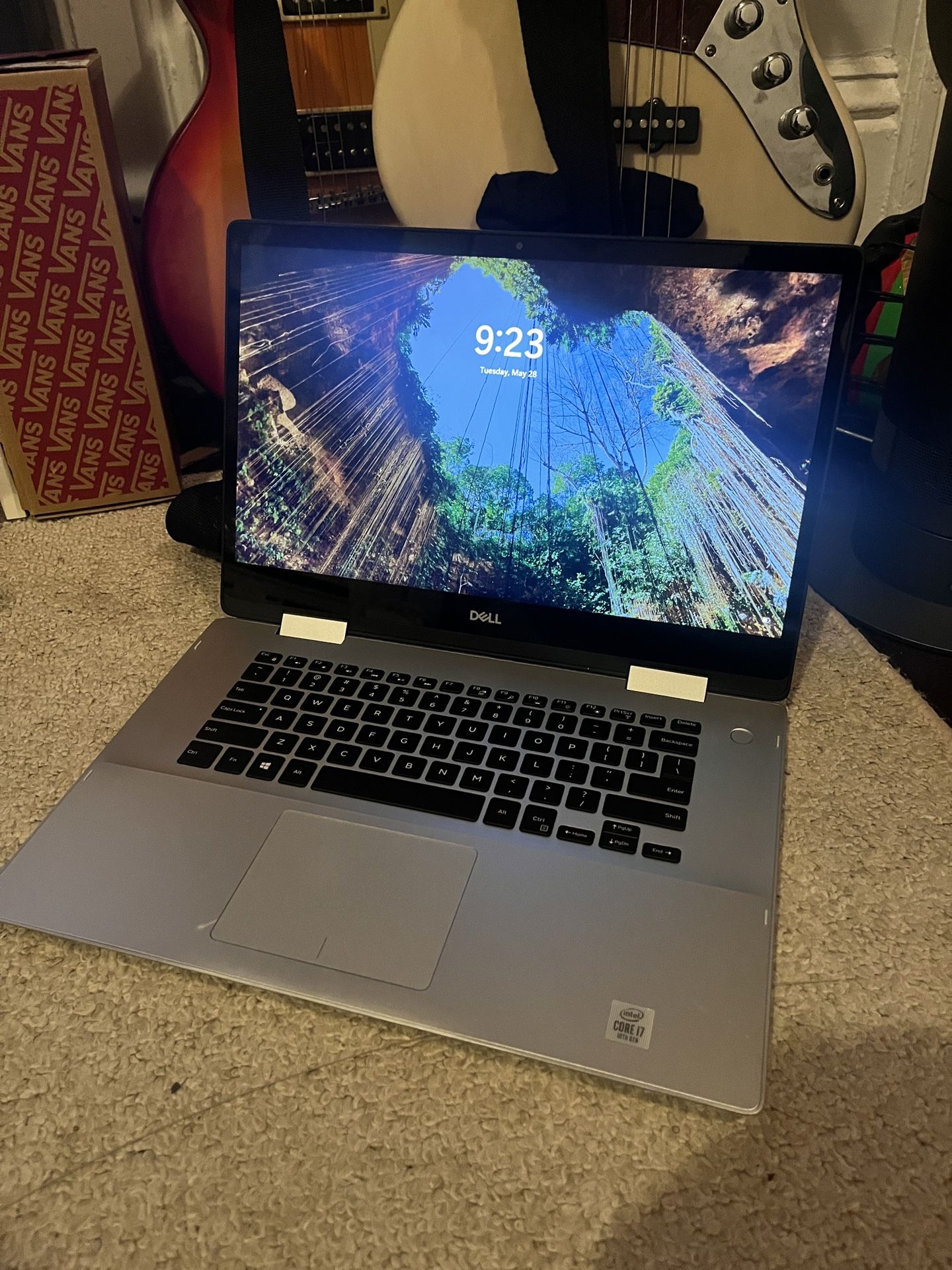 DELL INSPIRON 5591 2-1 WORKSTATION w/ SOFTWARE BUNDLE