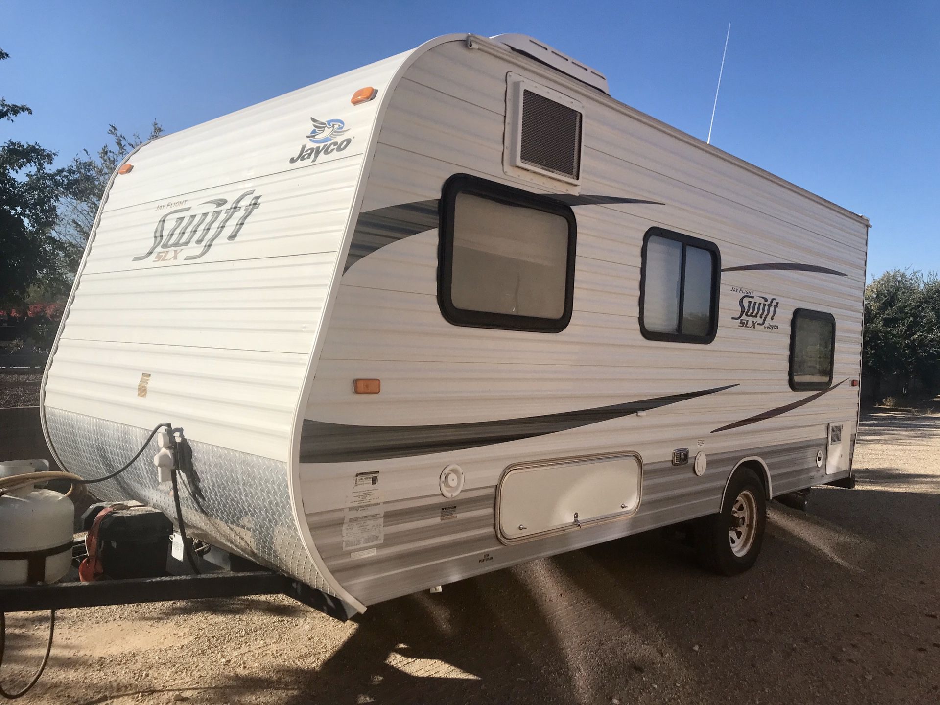 2013 Jayco Swift travel trailer. 18 foot. excellent condition