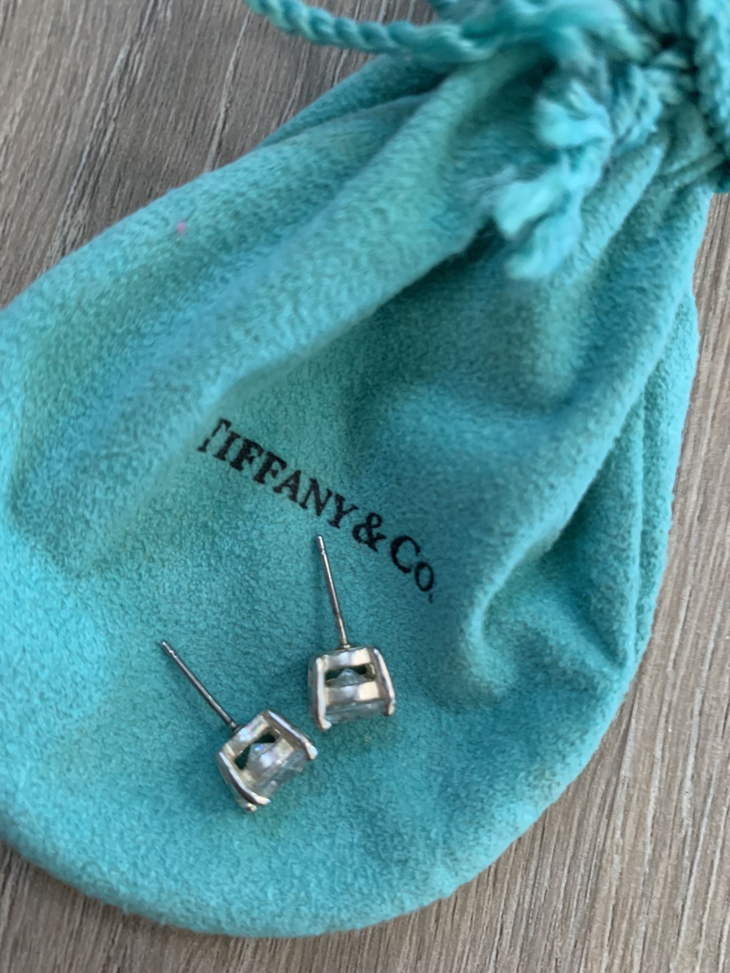 kle Faux Earrings w/Tiffany bag without backs to earrings. Earrings are NOT Tiffany!