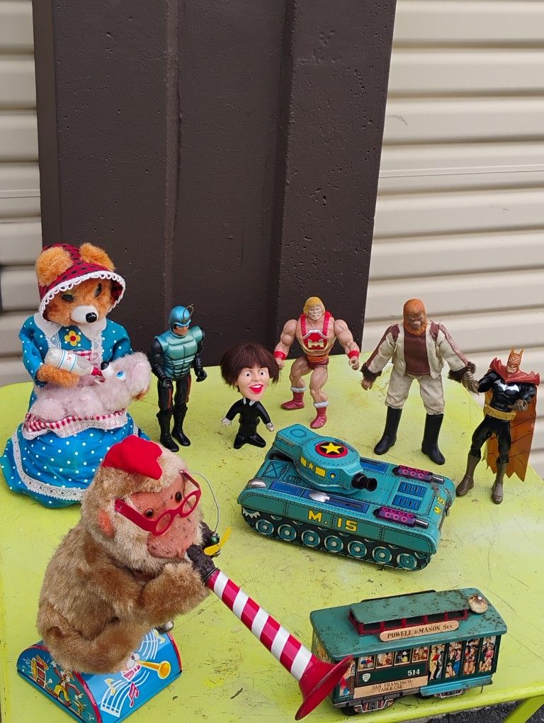 Vintage Battery Operated Tin Toys Friction Toy Action Figures Lot 