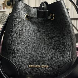 Michael Kors Bucket Bag
