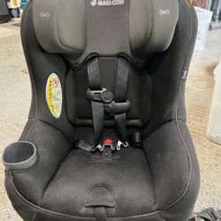 Car Seat. - Pria70