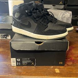 Jordan 1 Mid