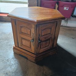 Solid Oak End Table 