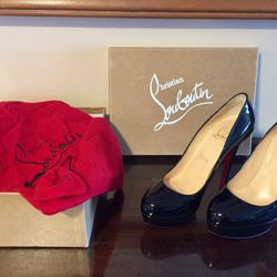 CHRISTIAN LOUBOUTIN Bianca Black Patent Platform Heels Pumps Size US 7 EU 37.5