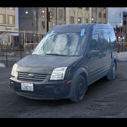 2010 Ford Transit Connect XLT LOW MILEAGE