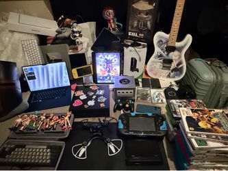 ELECTRONICS/GAMING/COLLECTIBLES And More LOT! DM for prices or buy ALL at a discount!