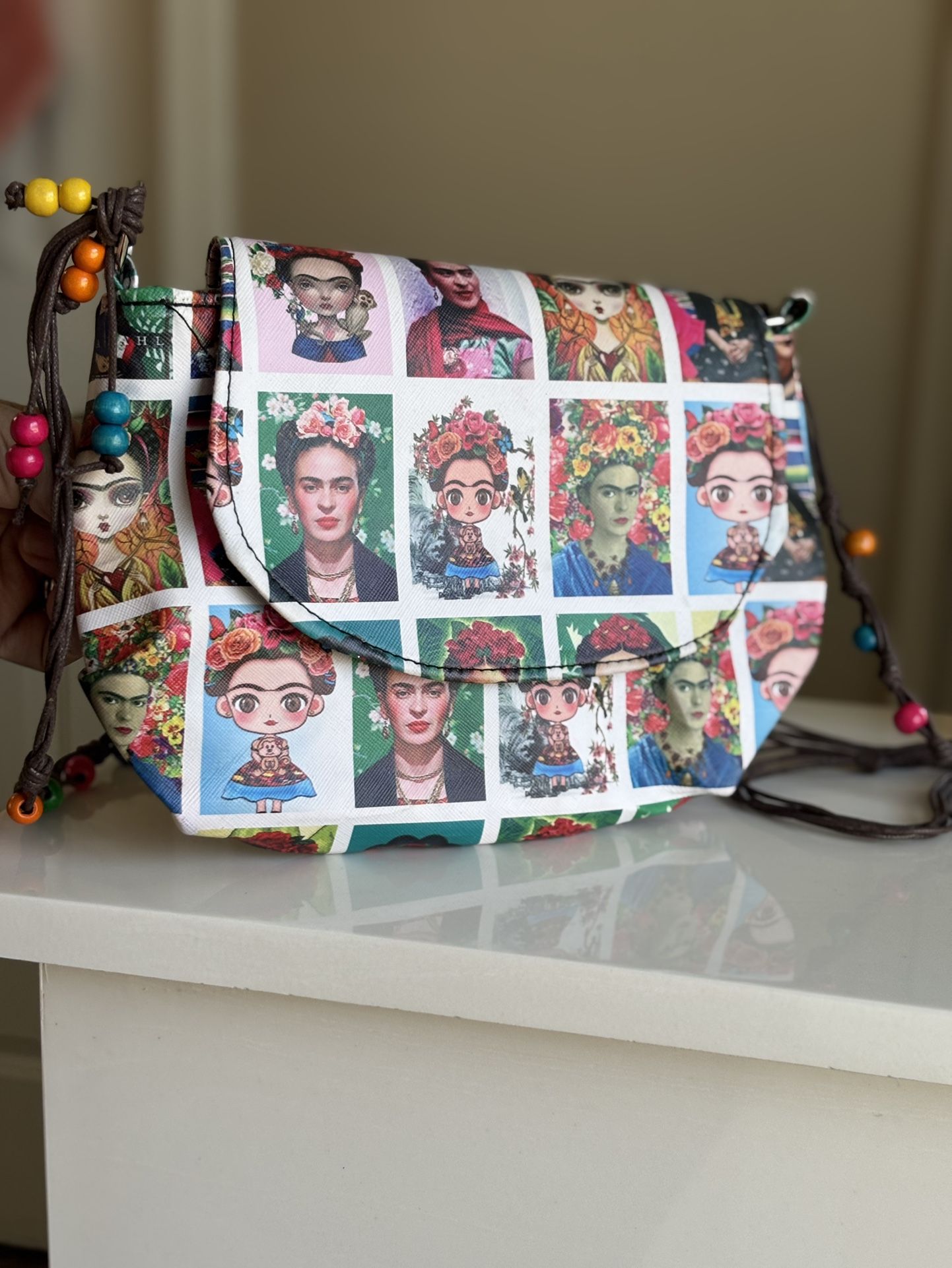 Frida Kahlo $10