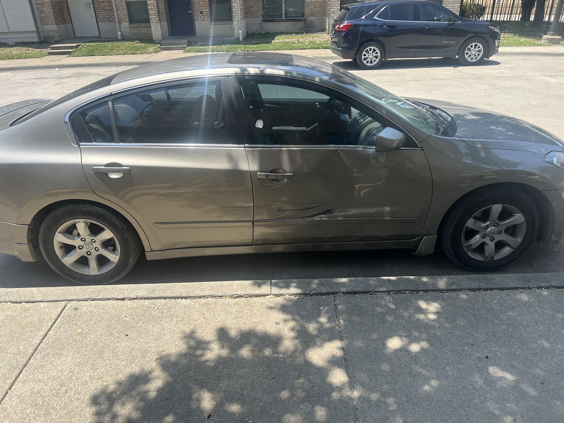 Nissan Altima 1000