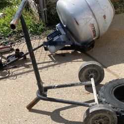 CONCRETE MIXER WITH STAND
