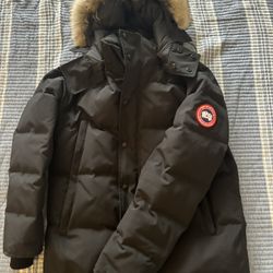 Canada goose wyndham parka