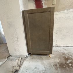 2 18” Base Cabinets Maple Stain