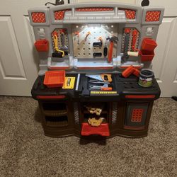Step 2 Big Builders Pro Workshop Kids Tool Bench