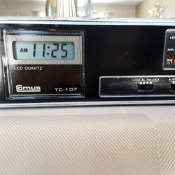 Vintage Travel Alarm Clock /case 