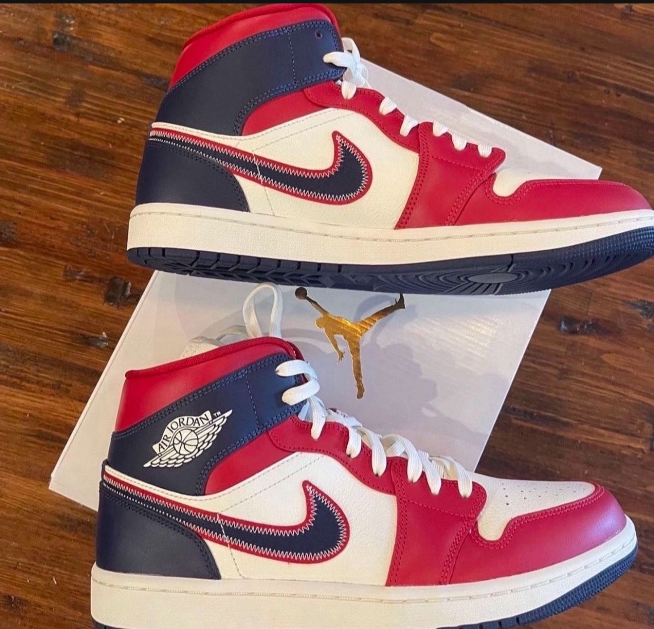 Air Jordan 1 Mid SE USA 2022 Size 10.5 M DS FIRM display picture 2