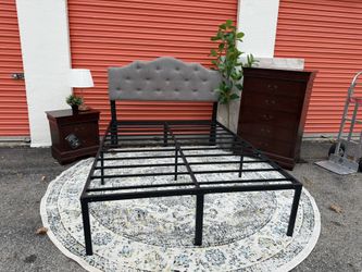 Queen Size Bedroom Set Including Platform, Headboard, Dresser And Night Stand 