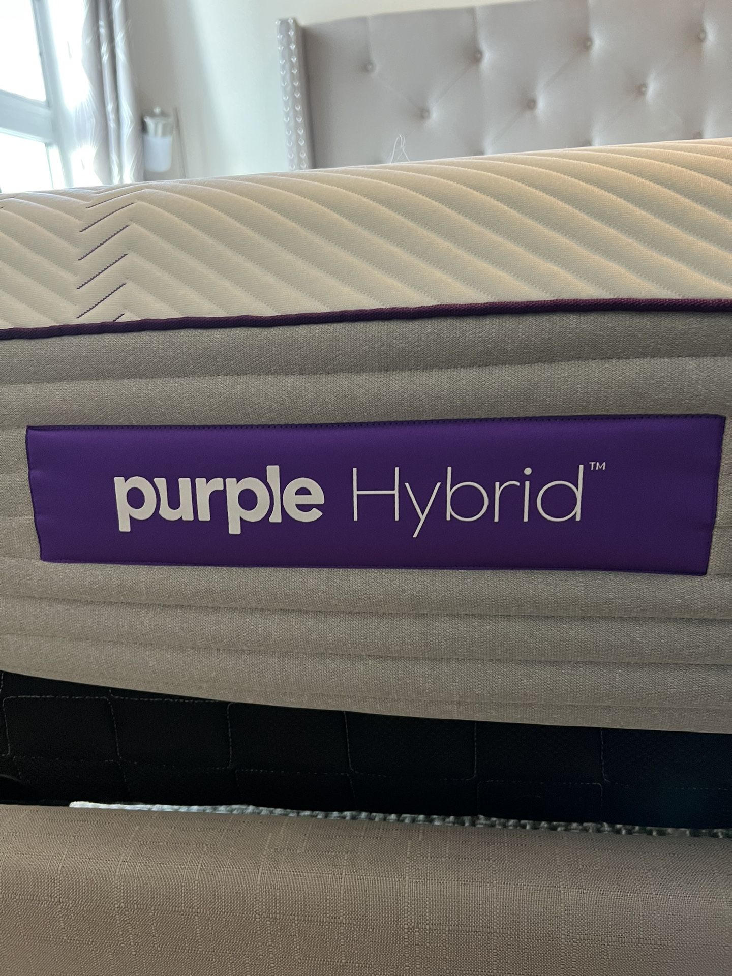 Queen Size Purple Hybrid Mattress and Pillows for Sale in Los Angeles