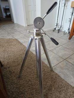 Vintage aluminum tripod star d made in new york