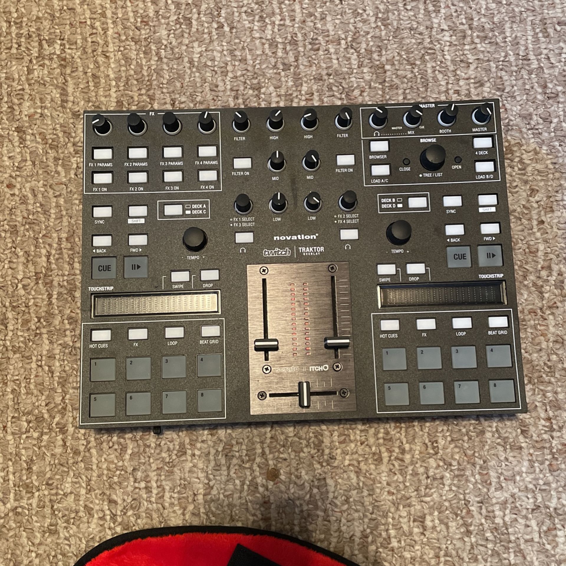 Novation Twitch - DJ Controller