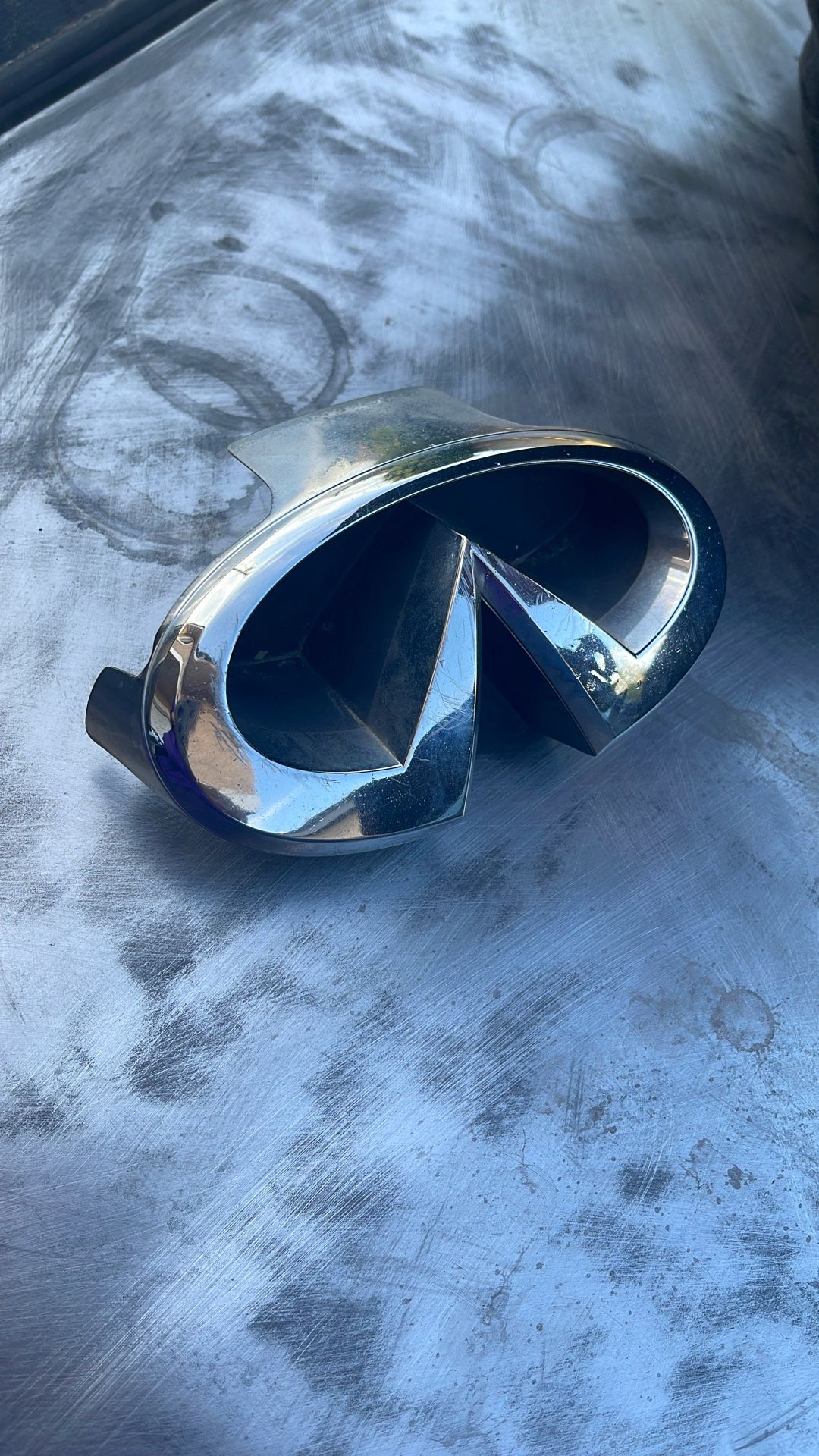 Infiniti Emblem