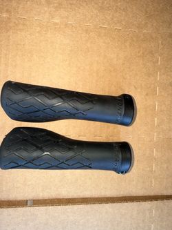 Bontrager XR Endurance Comp Grips & Pedals