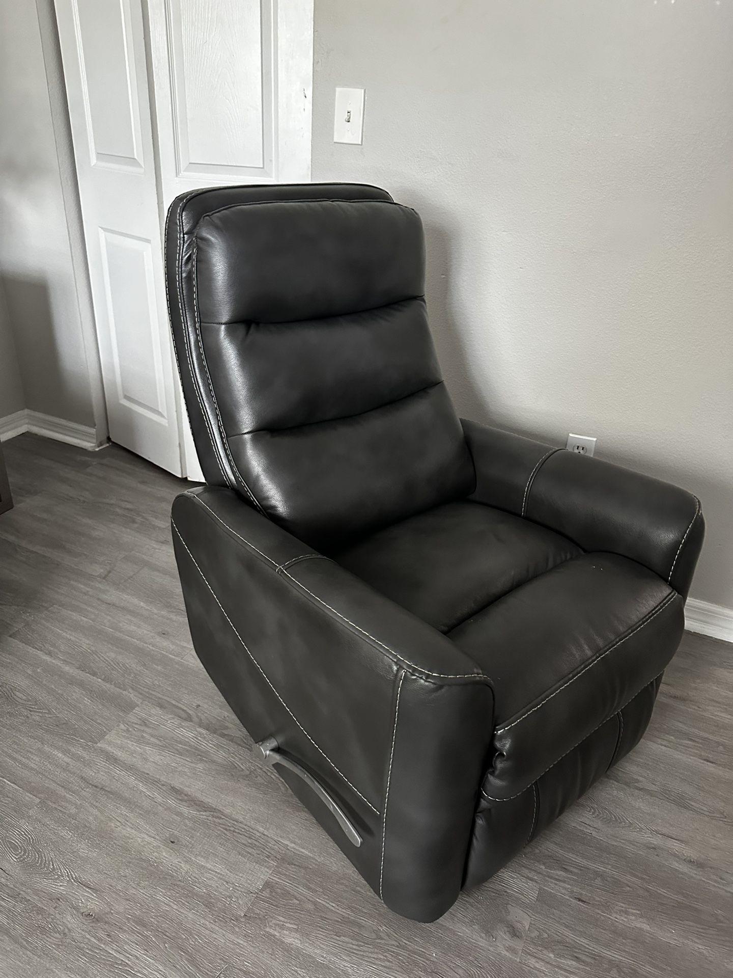 Gray Leather Recliner 