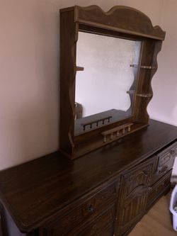 Vanity dresser